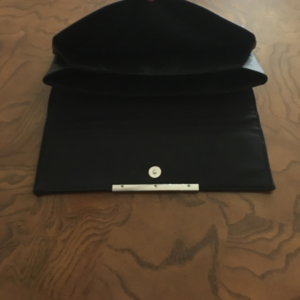 women’s black leather purse